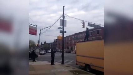 El Michael Jackson de Baltimore que desafía a la policía