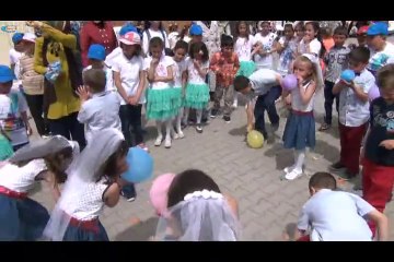 23 Nisan kutlamaları 2015 ( BALON PATLATMA )