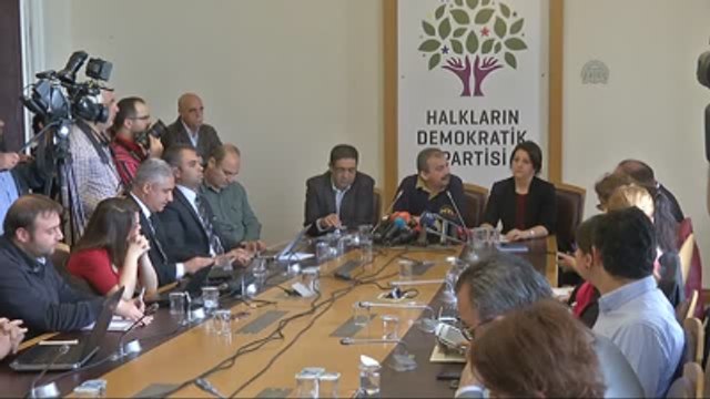 Hdp'li Önder: Ortada Bir Masa Var Fakat Koltukları Boş