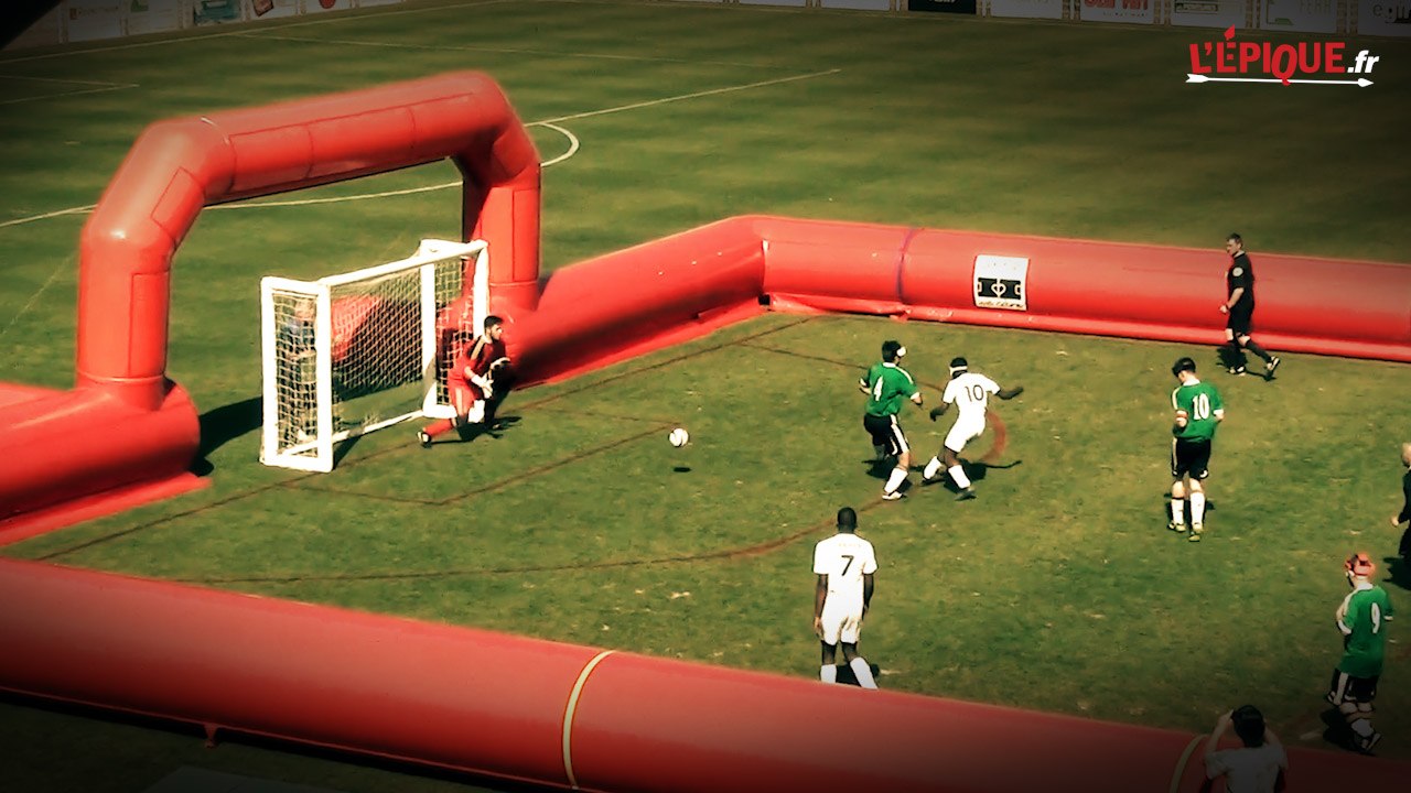 Louis Saha se fait passer pour un malvoyant pour marquer un but !