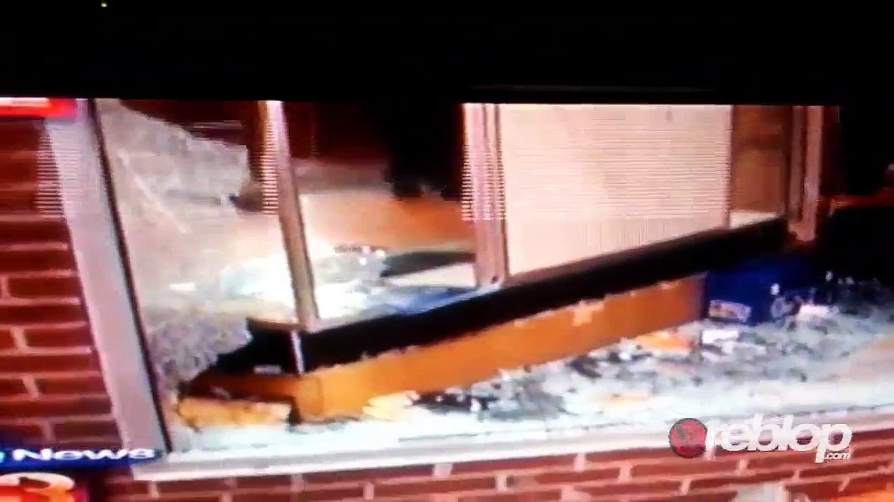 Baltimore Riots Looting Tears Gas Clash Protesters Freddy Gray Protest Erupts In Chaos (RAW FOOTAGE)