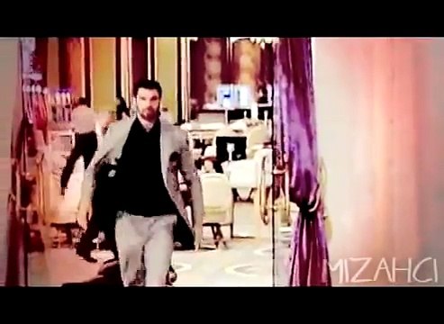 Mehmet Akif Alakurt - Cansu Dere Düm Tek Tek