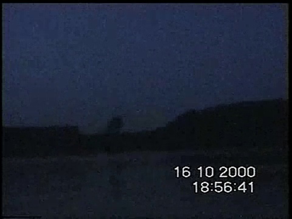 UFO - HUGE STRUCTURE OF FLASHING LIGHTS OVER THE DANUBE DELTA - ROMANIA