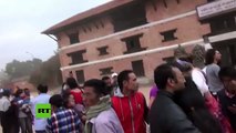 Nepal: turista grabó preciso instante del terremoto de 7,8 grados
