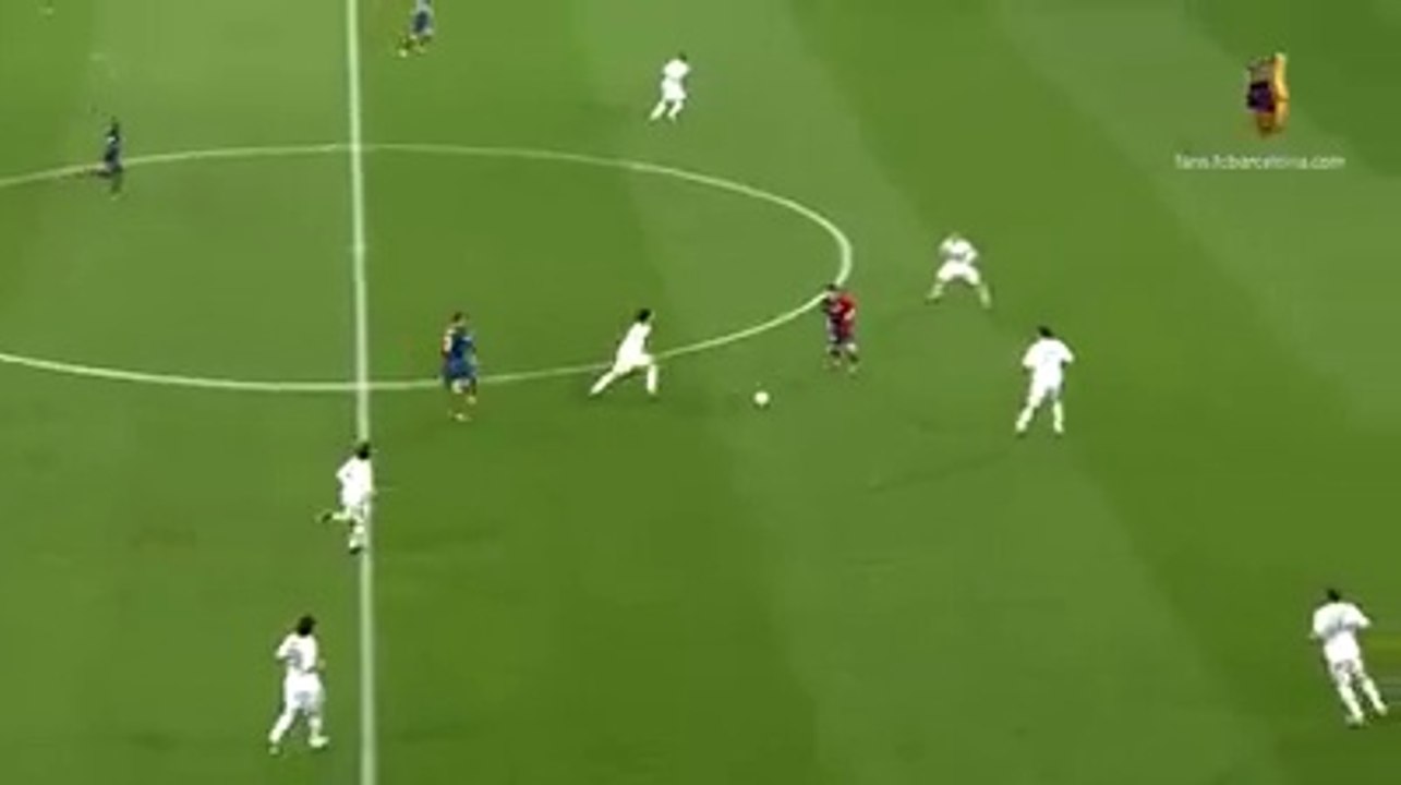 Gerard Piqué has the soul of a centre forward and goals like this one prove it.