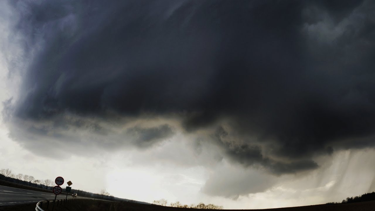 28/02/2014 - Rotierende Gewitterzelle + Funnel @ Grenzraum Szombathely (AUT/HU)