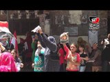 سيدات يرقصن أمام لجنة انتخابية في عابدين