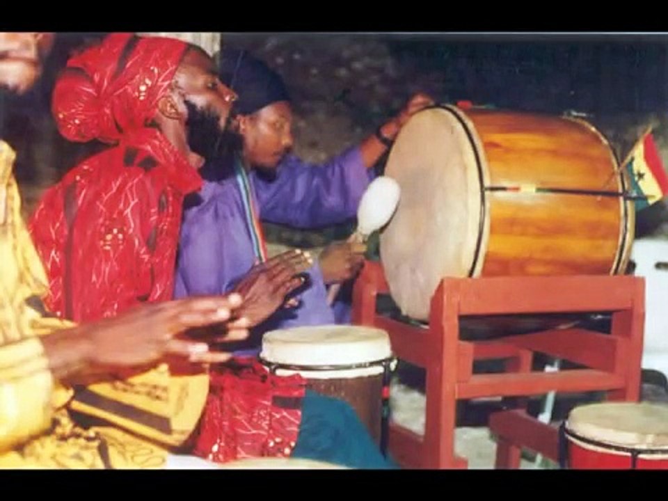 Mighty Diamonds - I Need A Roof (live Inna De Yard)