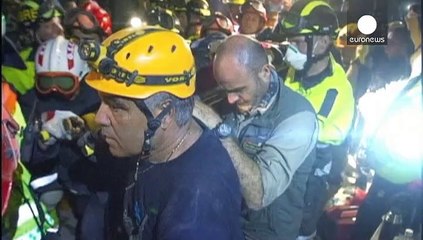 Hope fading but rescuers not giving up their hunt for survivors of deadly earthquake in Nepal.