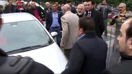 Milletvekili kapalı yoldan geçince...