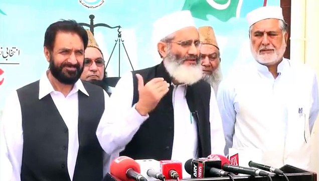 JI's Chief Siraj-ul-Haq Ignoring 'Azan' during his Media Talk