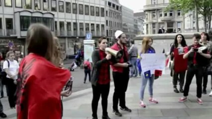 Almanya?ya Sığınma Talebinde Bulunan Kosovalılar Protesto Düzenledi