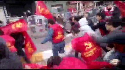 Korsan gösteriye polis müdahalesi