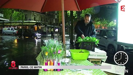 Au Trocadero, les vendeurs de muguets se préparent