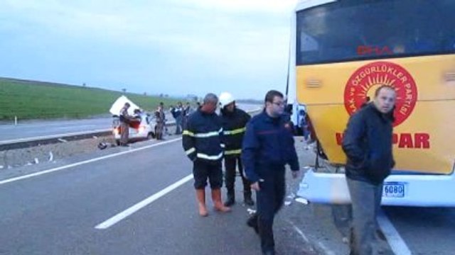 Sandıklı Otomobil Midibüse Çarptı 1 Ölü, 2 Yaralı