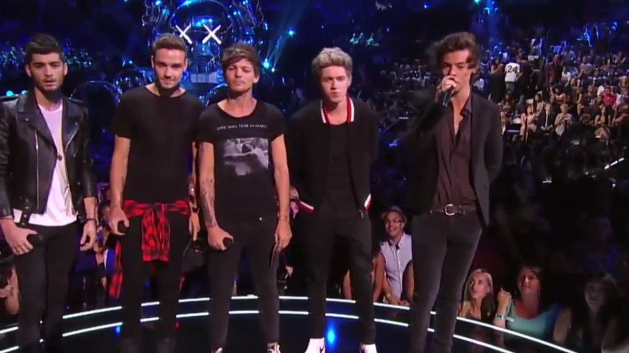 One Direction - Presents Best Pop Video Selena Gomez MTV VMAs 2013