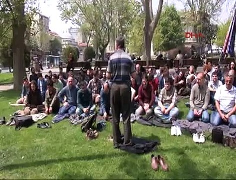 Antikapitalist Müslümanlardan gıyabi cenaze namazı