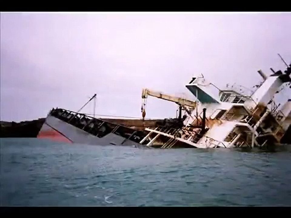 Ships Sinking, sea Diamond!