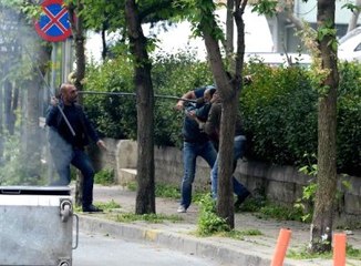 Fulya'da Eli Sopalılar Göstericilere Müdahale Etti!