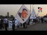 حملة «صباحي» تحمل صور «عبدالناصر» في سلسلة بشرية على كوبري ٦ أكتوبر