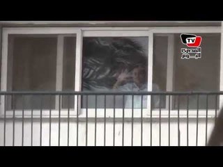 مبارك وسوزان يحييان أنصارهما من حجرته في ذكرى ميلاده