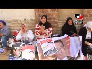 أنصار مبارك: جمال أشار لنا بعلامة النصر من داخل «القفص»