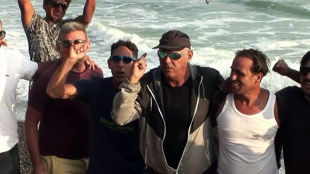 Surfistas protestan en Lima