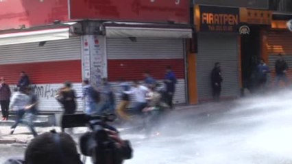 Kurtuluş'ta, Taksim'e Çıkmak İsteyen Bir Gruba Polis Müdahale Etti