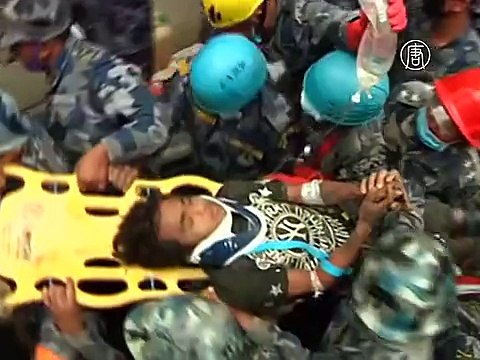 Землетрясение в Непале: подросток пережил 5 дней под руинами