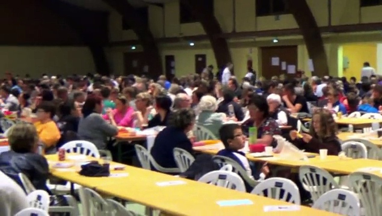 Soirée Loto une heureuse gagnante repart avec une voiture