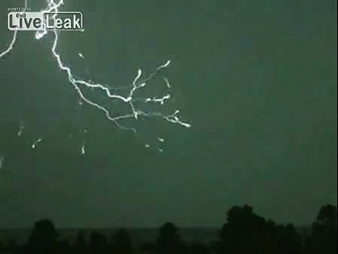 Yavaş Çekimdeki Şimşek Görüntüsü Aklınızı Başınızdan Alacak