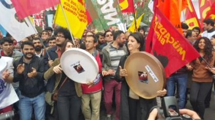 Pervin Buldan Erbane Çaldı, Yüksekdağ Kürtçe Şarkı Söyledi