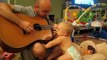 Cet adorable bébé est surexcité quand son papa joue du Bon Jovi à la guitare