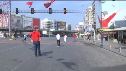 Mecidiyeköy Meydanı'nda Futbol Keyfi