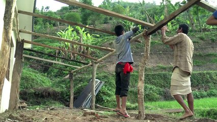 Survivors feel abandoned at dark heart of Nepal quake