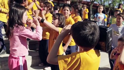 O Fim do Recreio - Lindo filme infantil sobre brincadeiras no recreio e consciência política