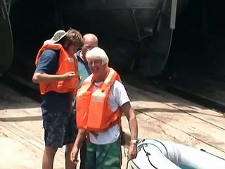 Dangerous  attempt  to board Yacht off Pitcairn Island during storm