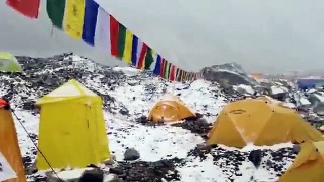 Avalanche in Mt Everest New Footage Nepal 2015 Earthquake