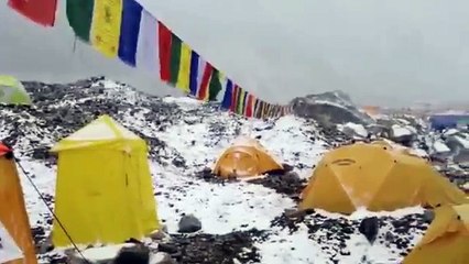 Avalanche in Mt Everest New Footage Nepal 2015 Earthquake