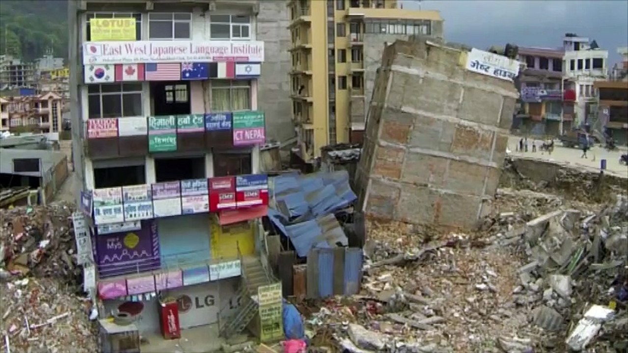 Séisme au Népal : Katmandou ravagé, filmé par un drone