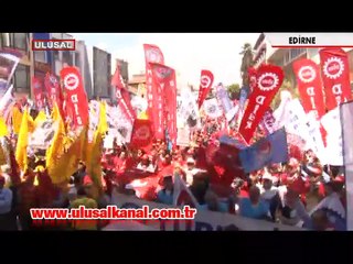 Türkiye'nin dört bir yanında işçiler meydanları gelincik tarlasına çevirdi