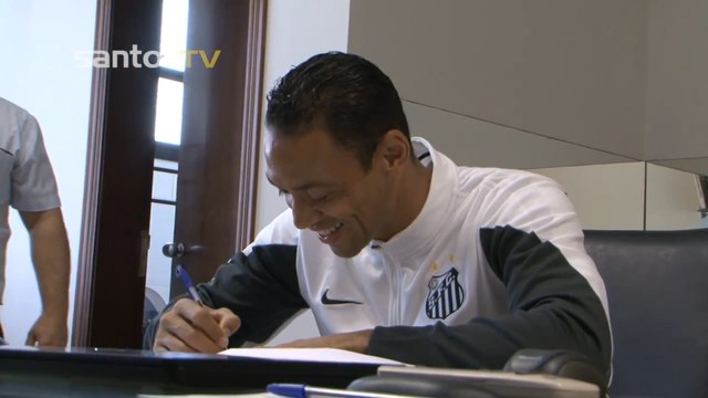 Ricardo Oliveira renova e declara preferência ao Santos