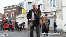 Les artistes vivants dans les rues de Guise pour le 1er Mai du Familistère