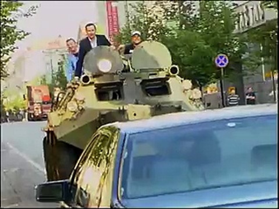 Mayor destroyed car by tank
