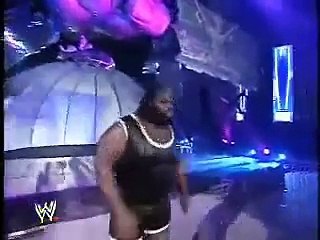 Mark Henry screws up during Smackdown taping