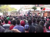ألتراس أهلاوي يتظاهر أمام ناديه للمطالبة بالعودة للمدرجات