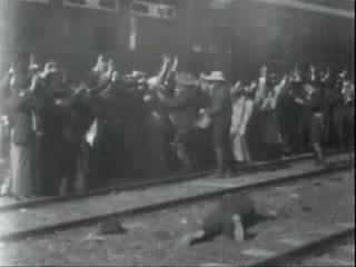 Charlie Chaplin -The Great Train Robbery