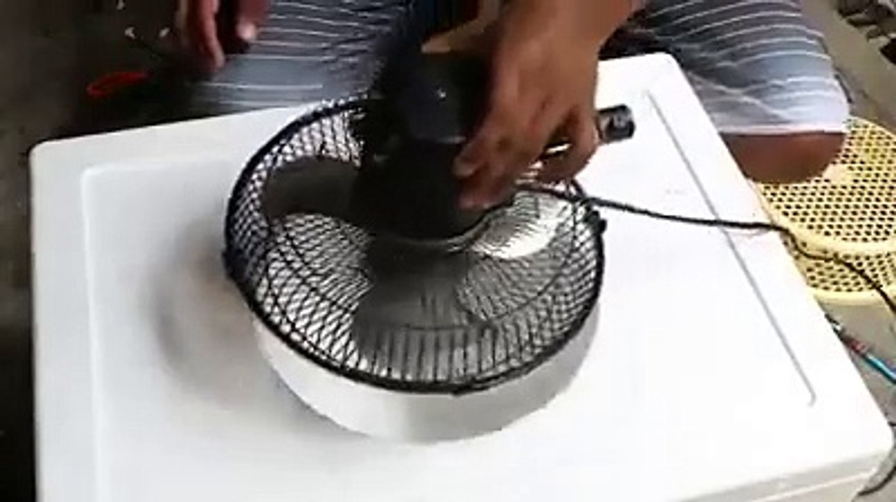 Homemade Air Conditioner (Use Ice From water for better effect)