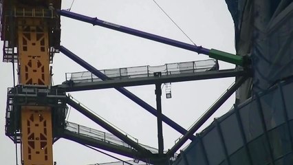 【東京スカイツリー建設風景】2011.0523  タワークレーン固定鉄骨・枠解体