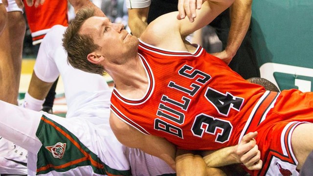 Giannis Antetokounmpo Ejected After Brutal Hit on Mike Dunleavy